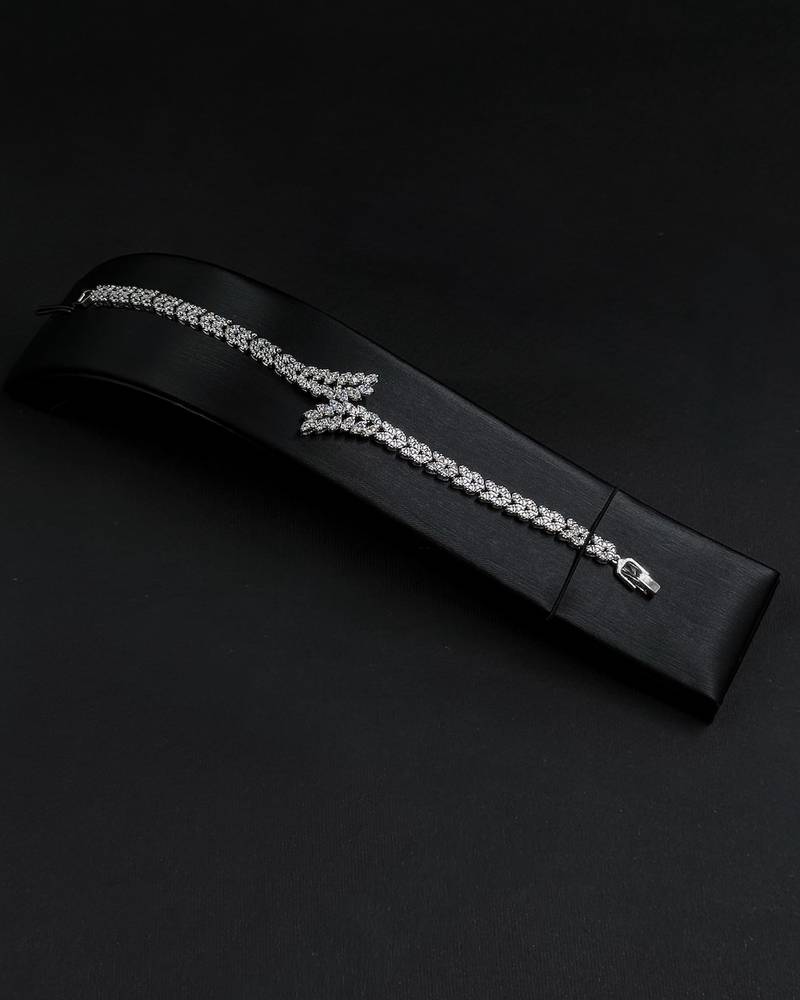 Accessory set with sparkling stones and hoop earrings