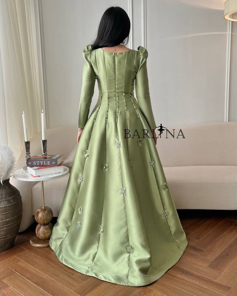 Royal green long dress with classic cut