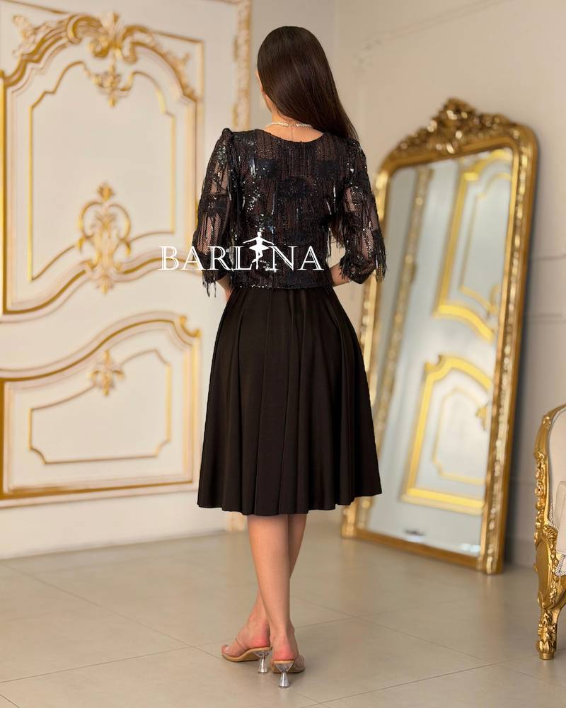 Short brown set with lace details