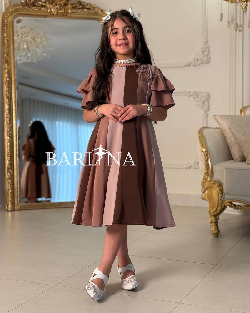 Girls' dress with gradient stripes
