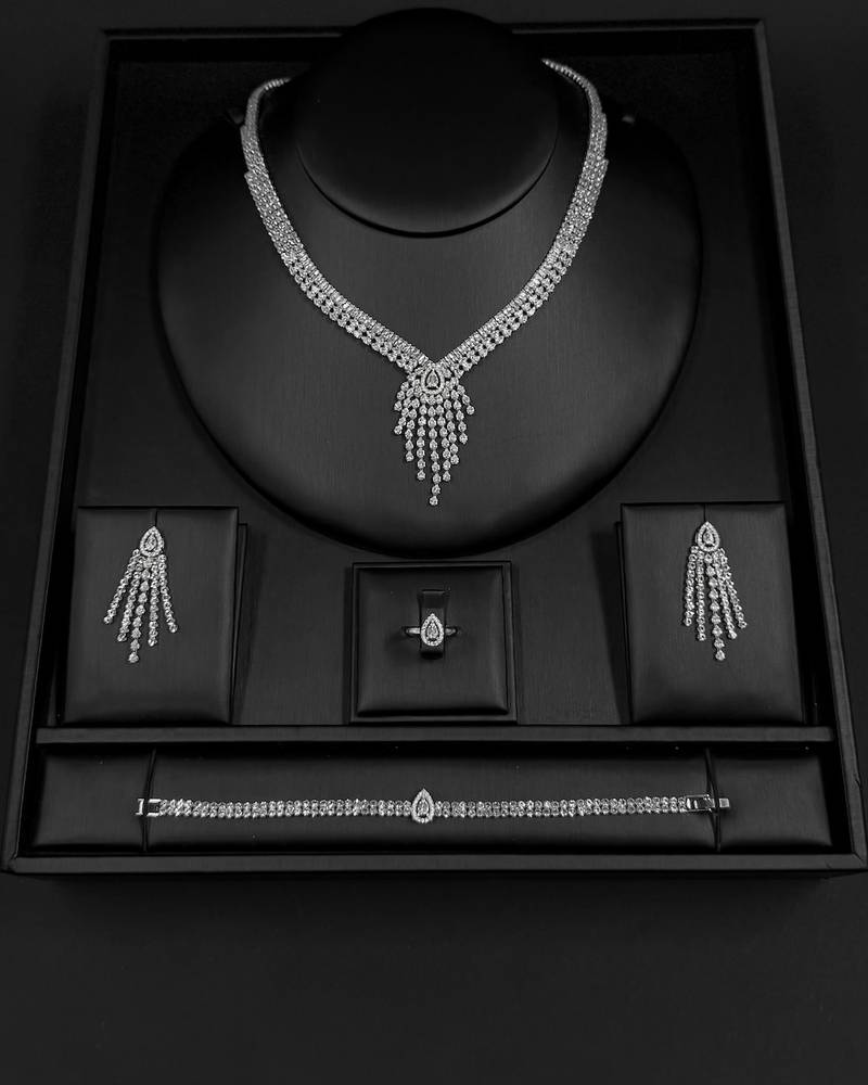 Elegant accessory set studded with sparkling stones