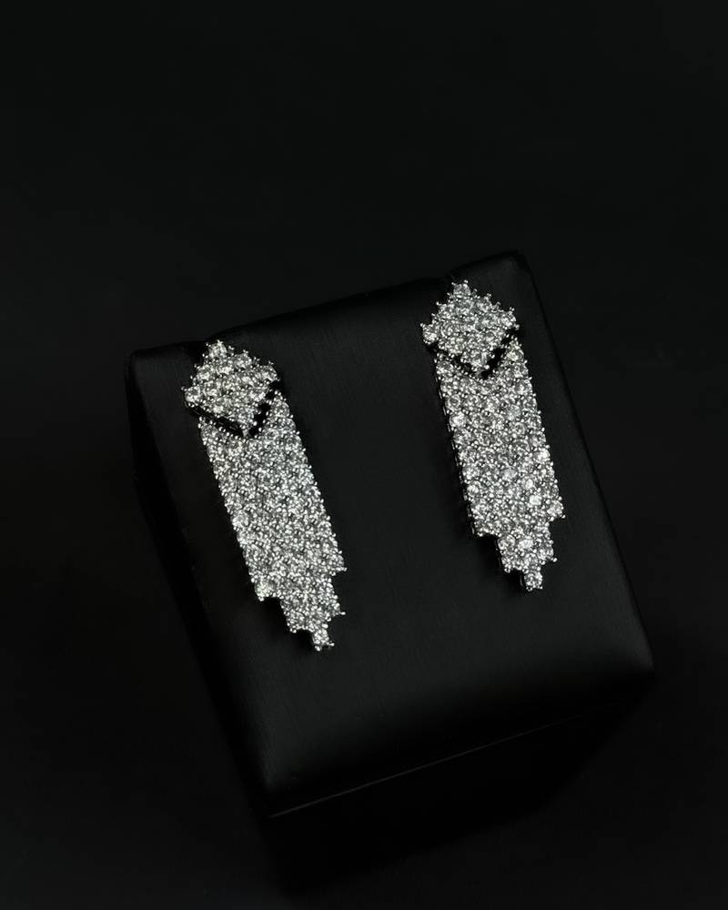 Modern accessory set with a layered waterfall design