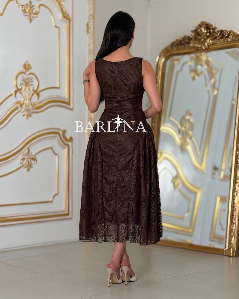 Brown lace dress with pleats at the waist