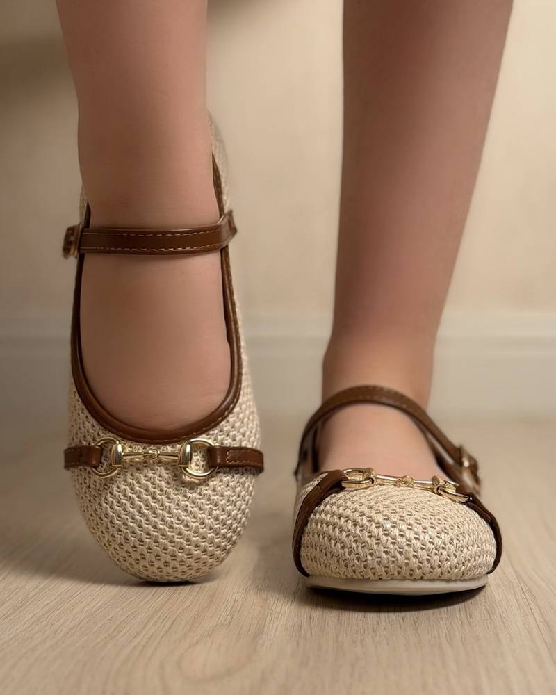 Girls' knitted shoes with elegant leather details