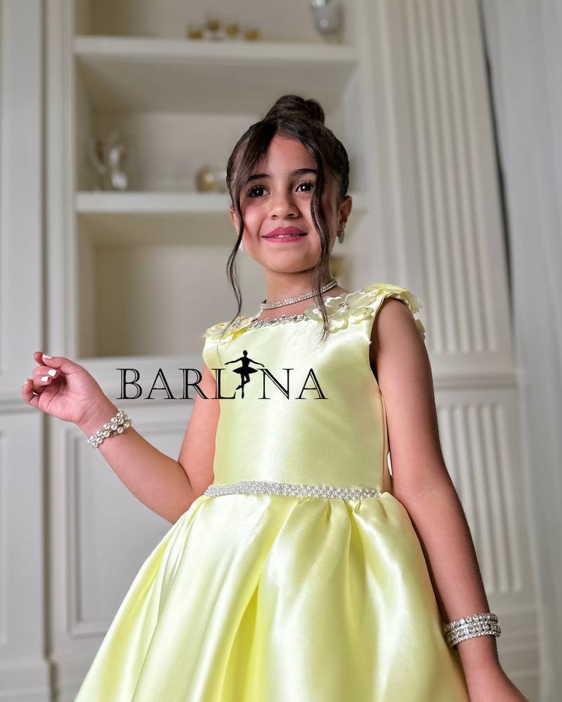 Girls' yellow dress with a floral back train