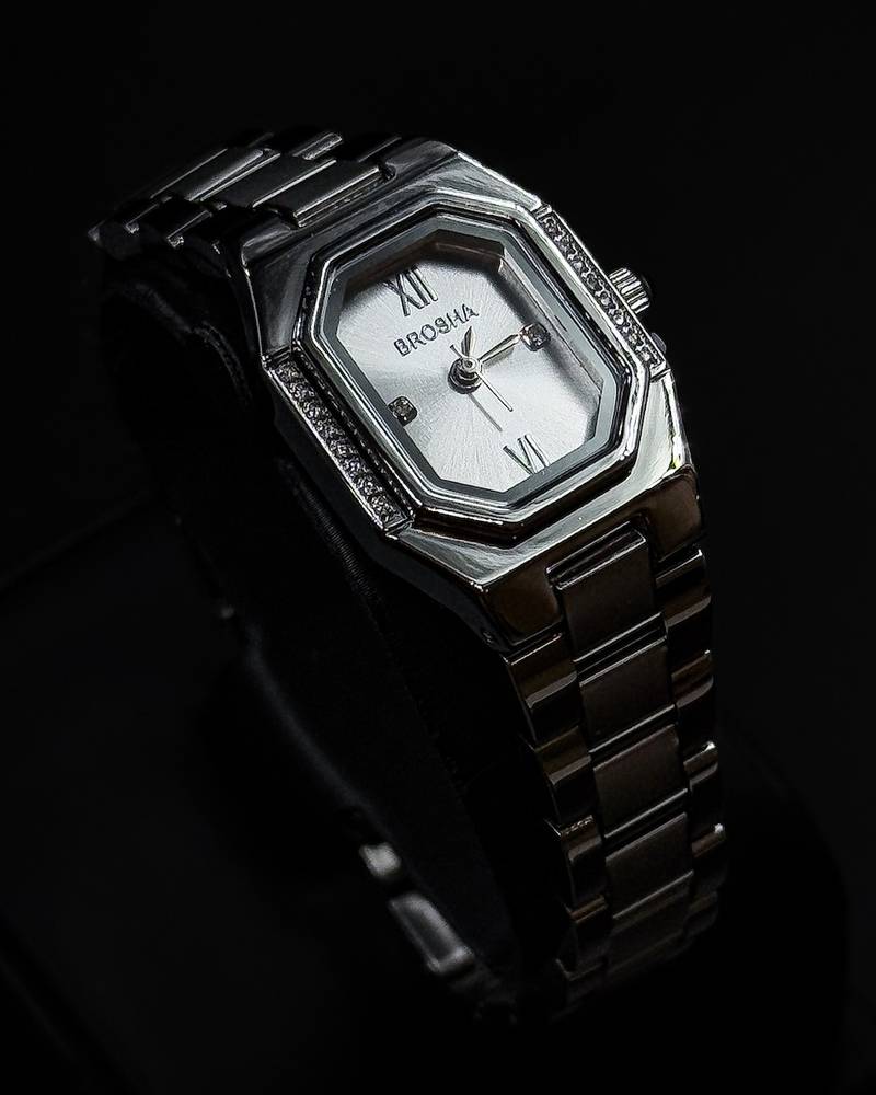 A stylish everyday wristwatch with a geometric design