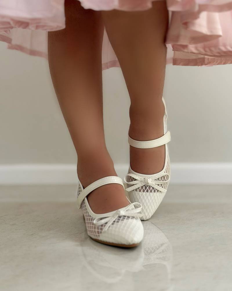 Girls' mesh shoes with a medium heel