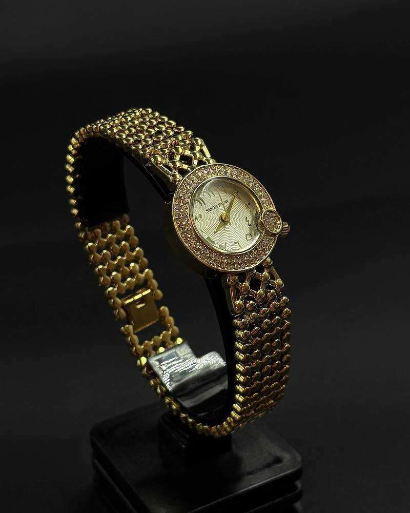 Women's watch with an elegant metal bracelet
