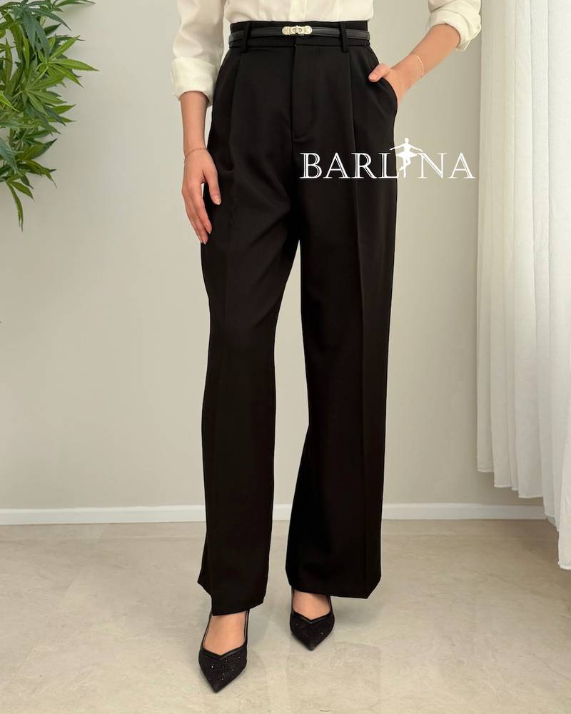 Stylish women's trousers with front pleats