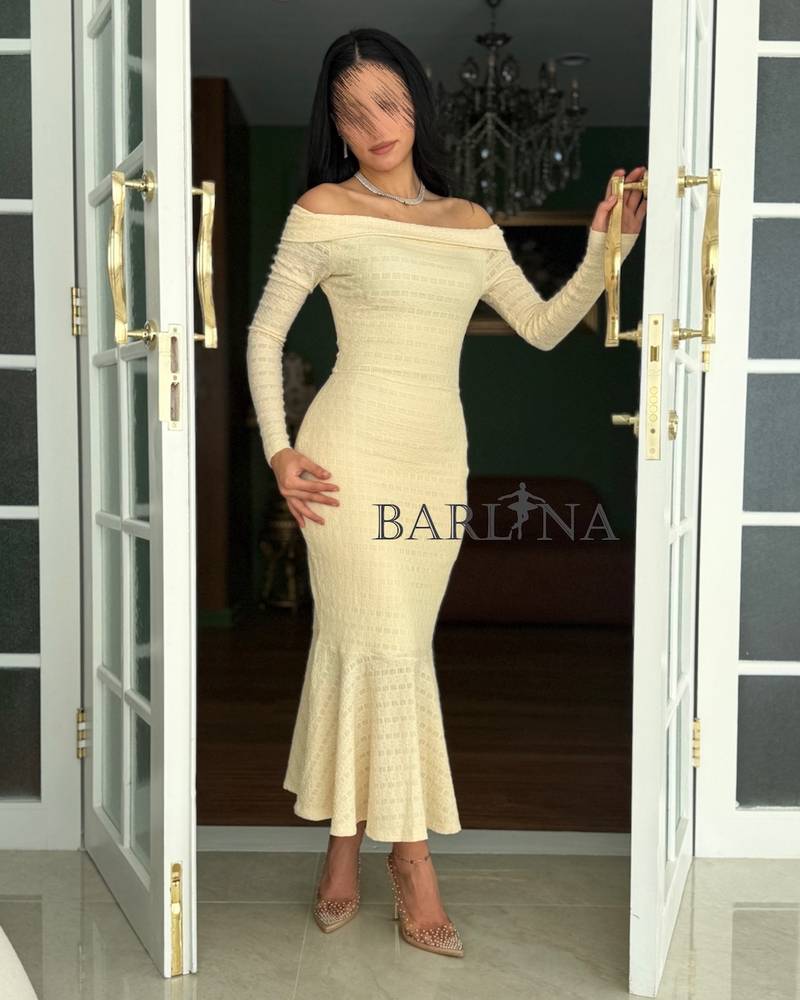 Beige woven dress with a wide hem