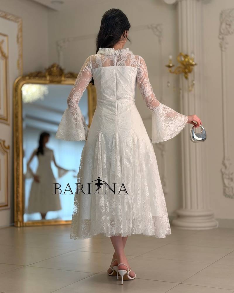Elegant wide-cut lace midi dress