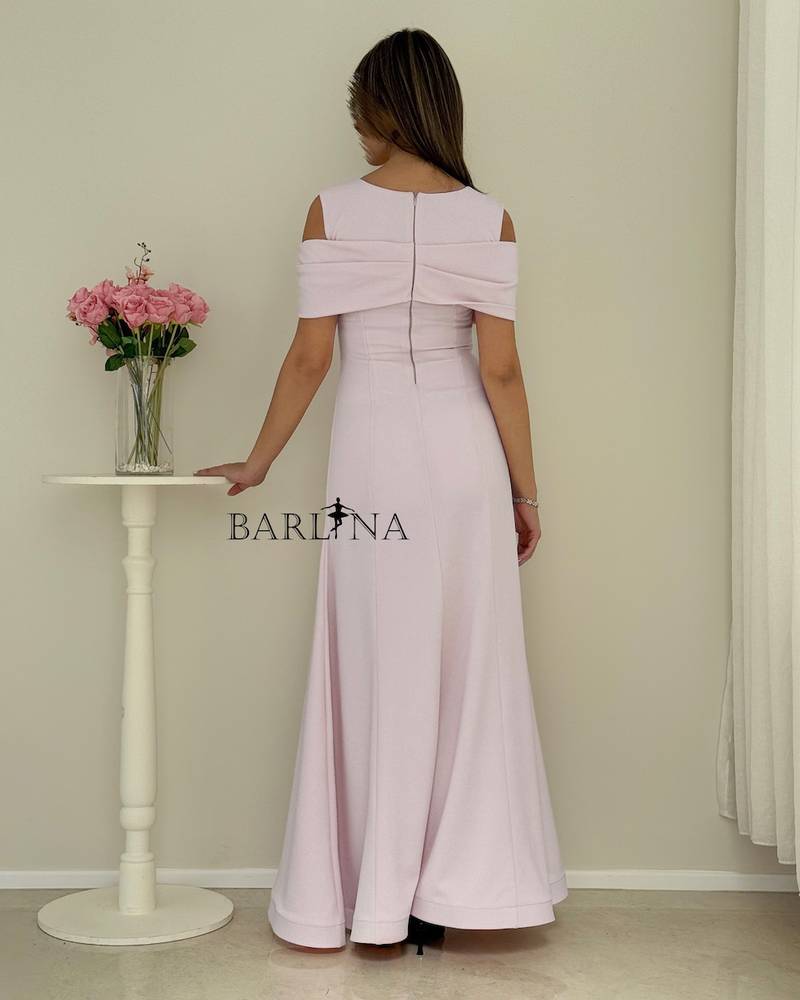 Pink dress with a wide bow at the chest