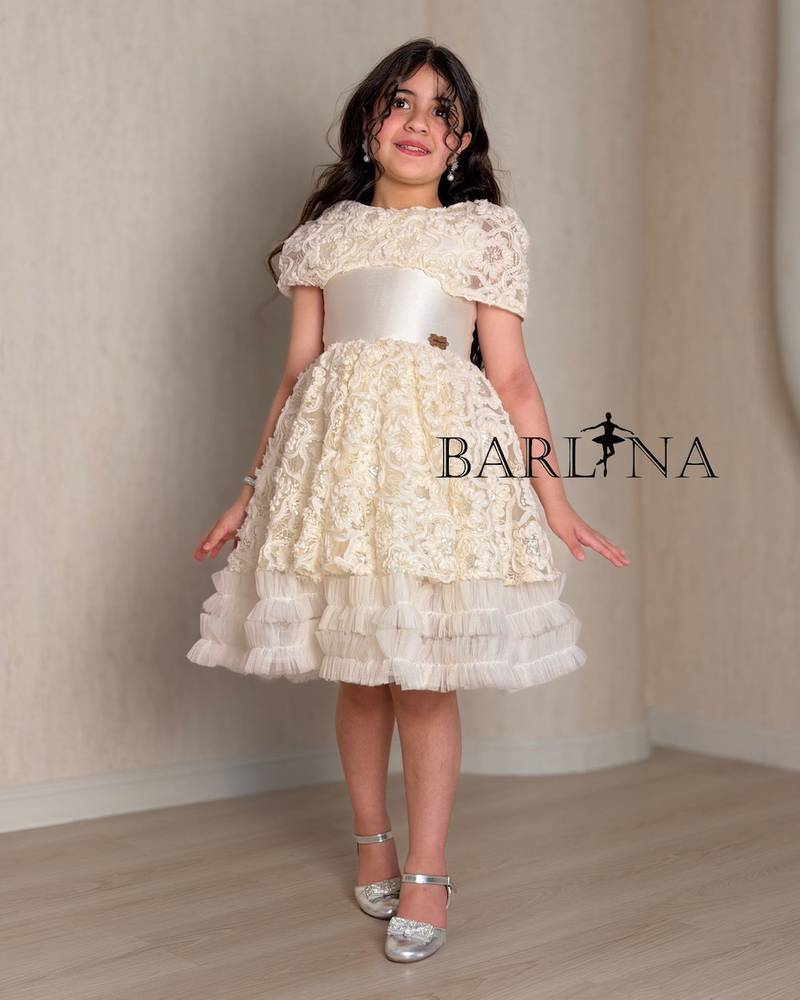 Off-white girls' dress with lace details
