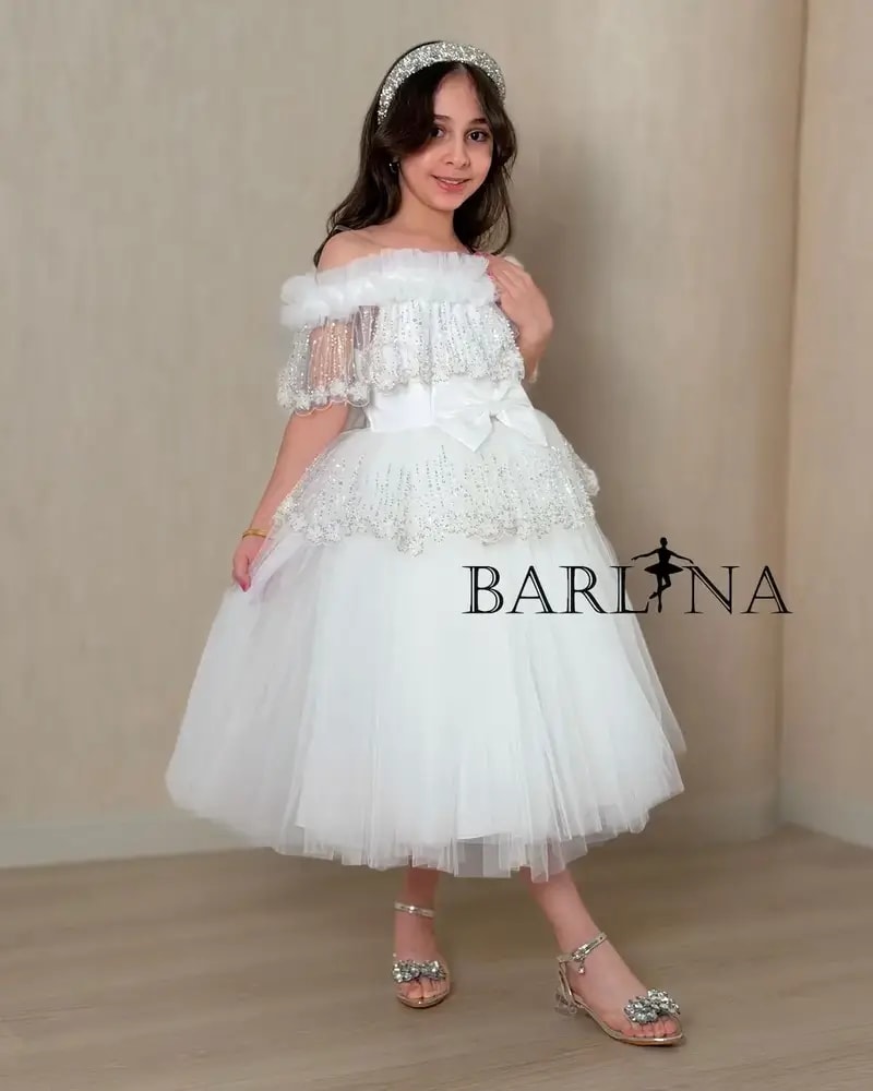 فستان سهرة بناتي أبيض بأكتاف شفافة