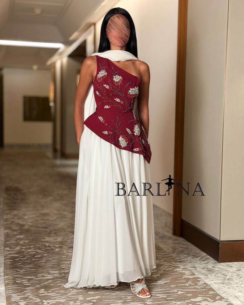 One-shoulder dress with luxurious embroidery
