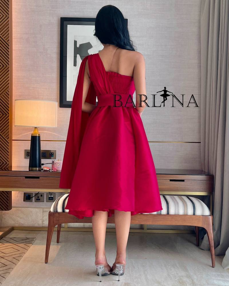 Soft red midi dress with one shoulder long
