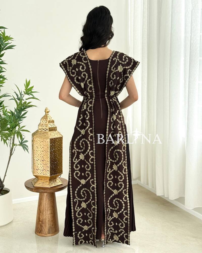 Elegant brown jalabiya embroidered with gold threads