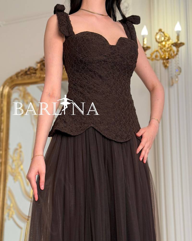 Brown dress with elegant lace details