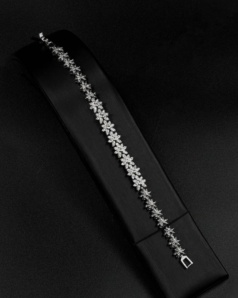 Accessory set with stacked flower units