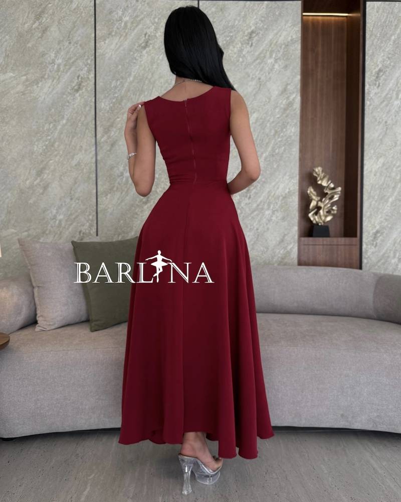 Soft burgundy sleeveless dress
