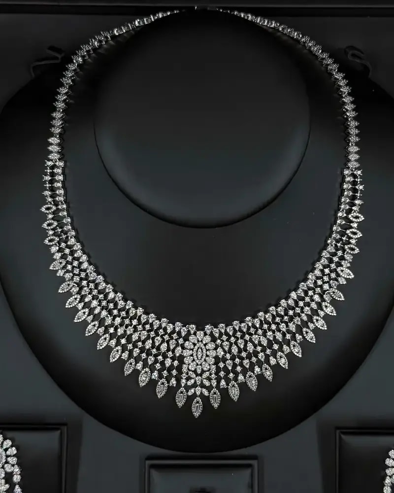 Dense accessory set with an interlocking design