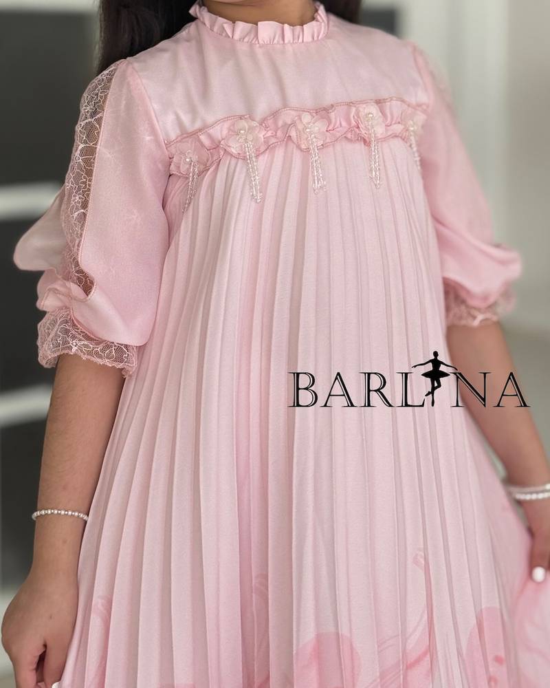Girls' wide dress with sheer lace sleeves