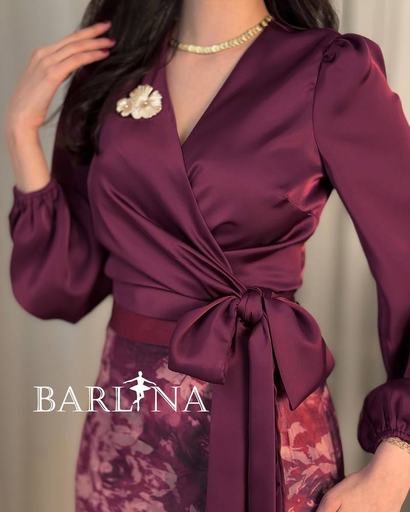 Women's two-piece set with belt and floral skirt