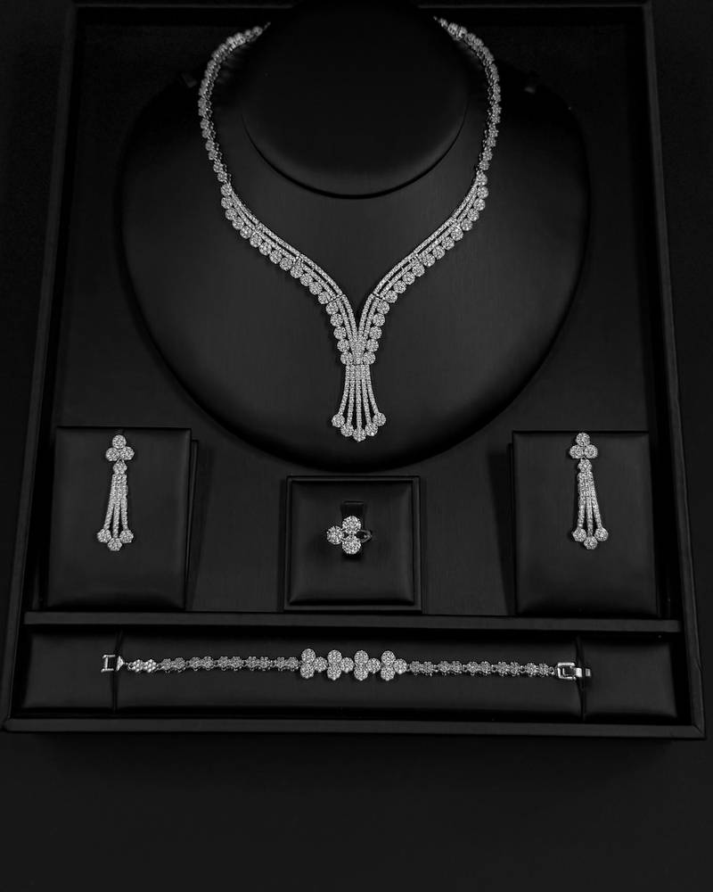 Elegant accessory set with a circular design