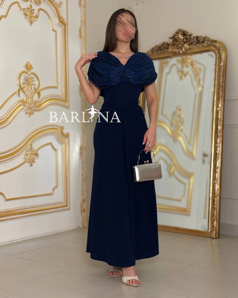 Elegant navy dress with a simple and stylish cut