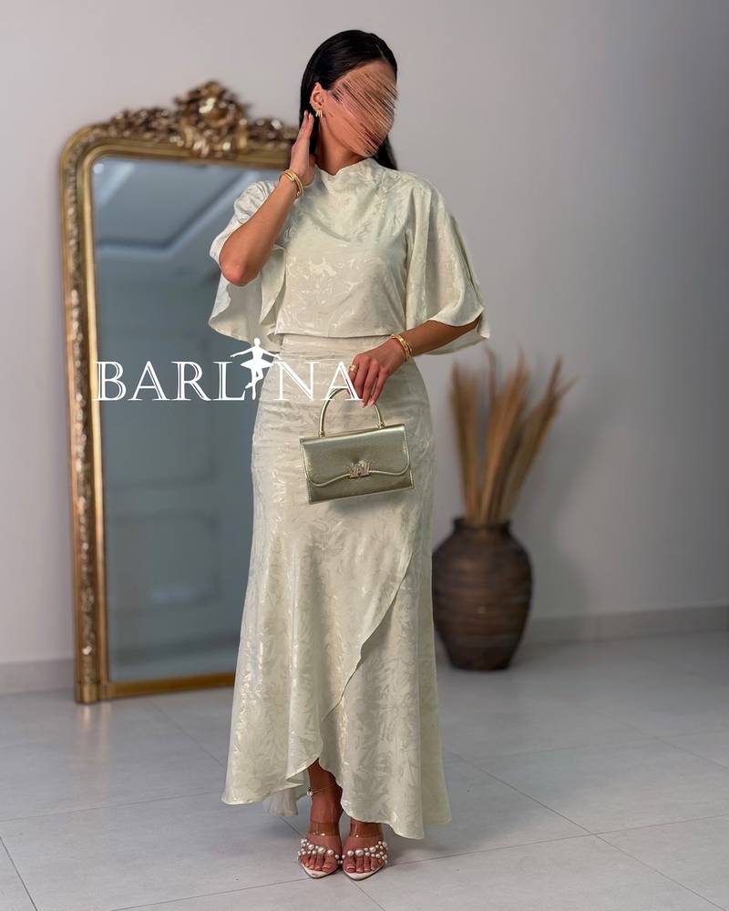 Women's floral set with delicate patterns
