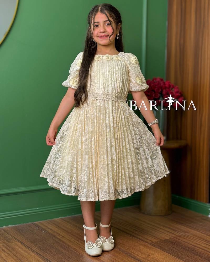 Girls' dress with floral fabric