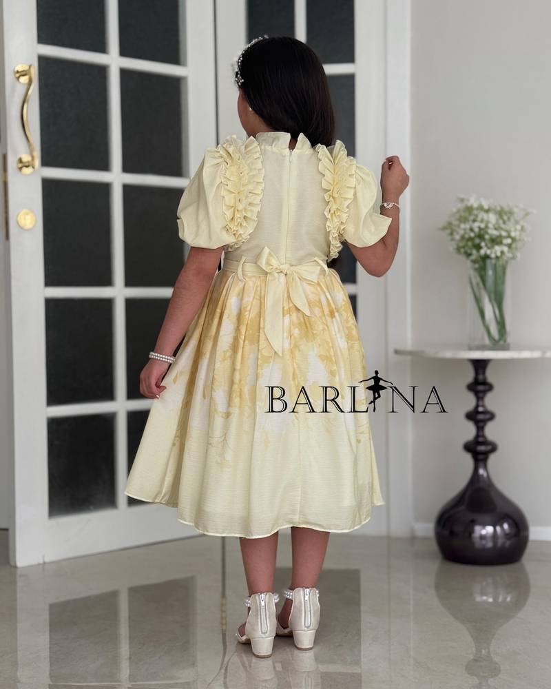 Girls' floral dress with ruffled shoulders