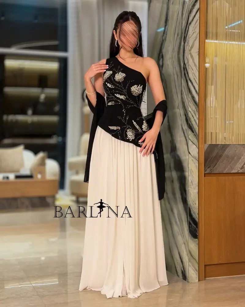 One-shoulder dress with luxurious embroidery