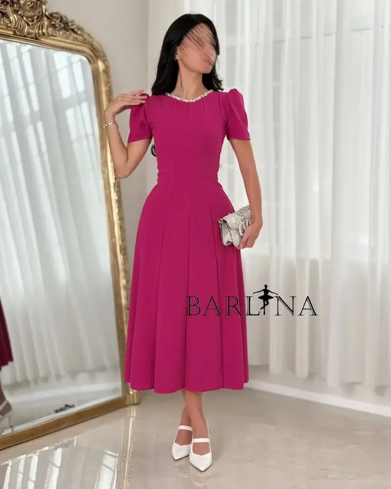 A soft dress with a sophisticated classic cut.