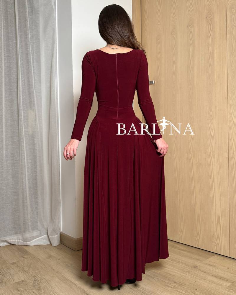 Soft Oud dress with a tight cut at the top