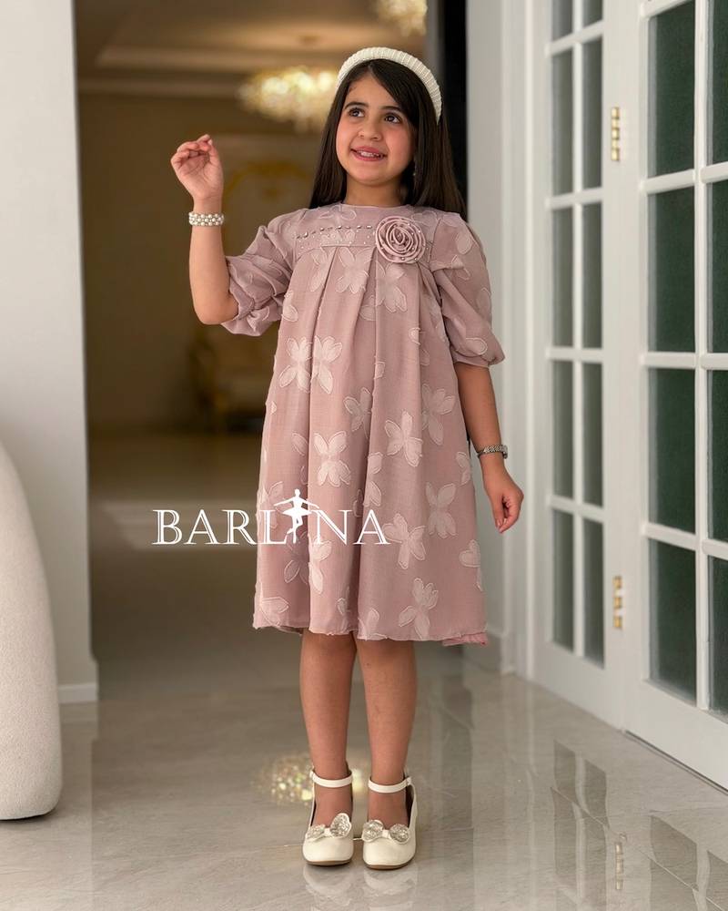 Girls' short dress with a soft design