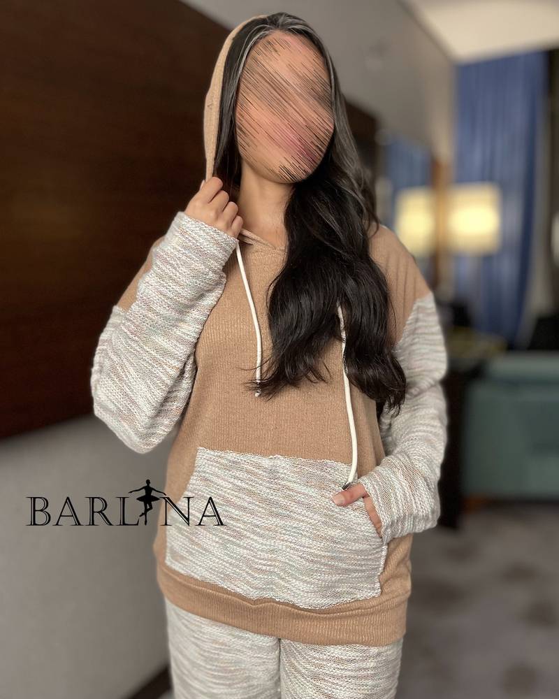 Comfortable beige set with a large front pocket