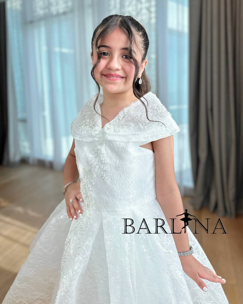 Girls' white embroidered dress with a cloche design