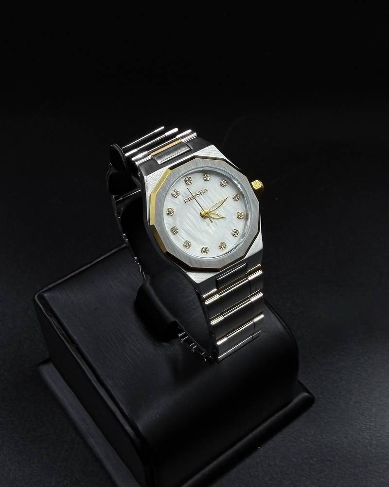 Women's watch with an elegant octagonal geometric design