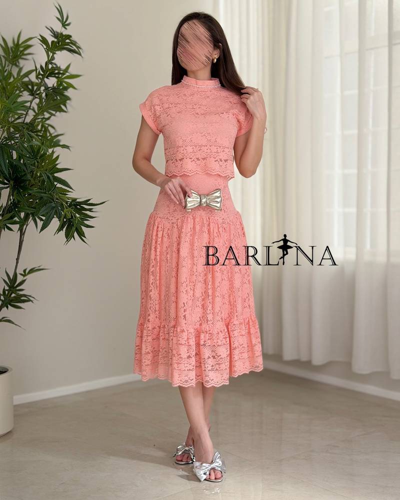 Soft lace set with delicate layers