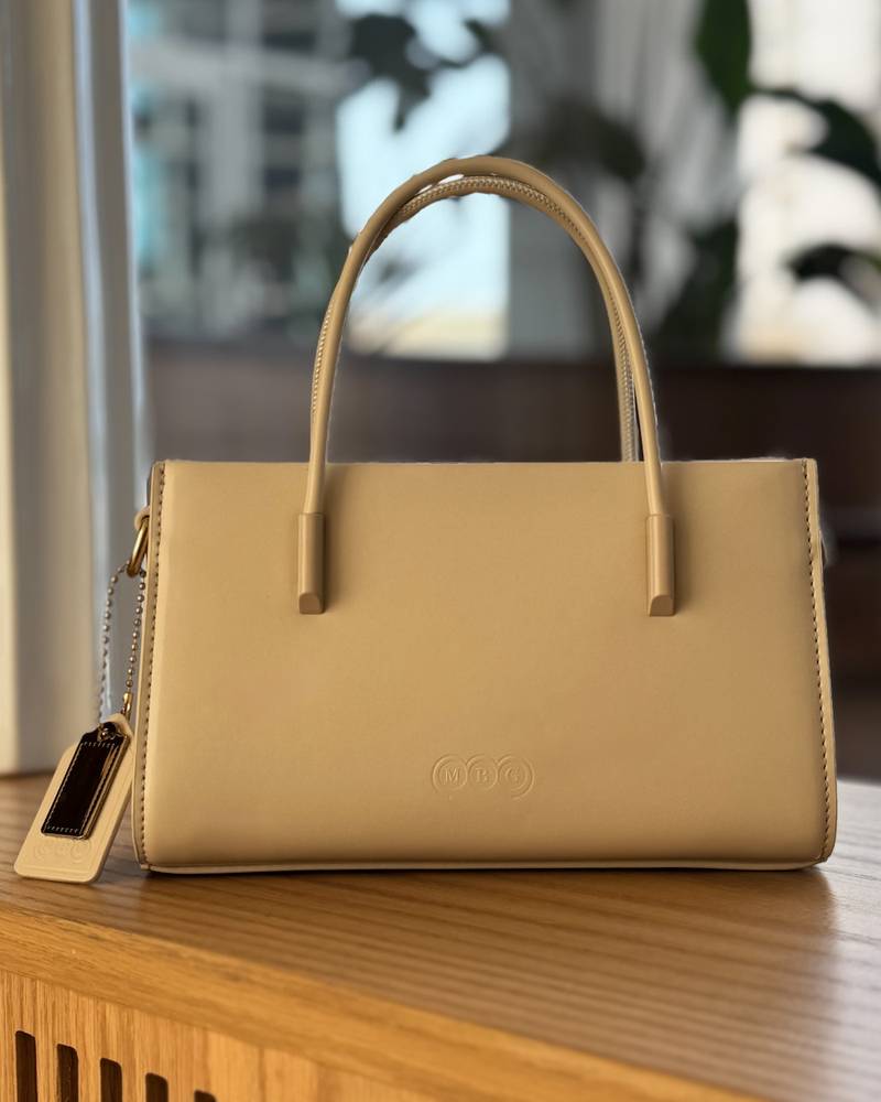 Practical handbag with an elegant design