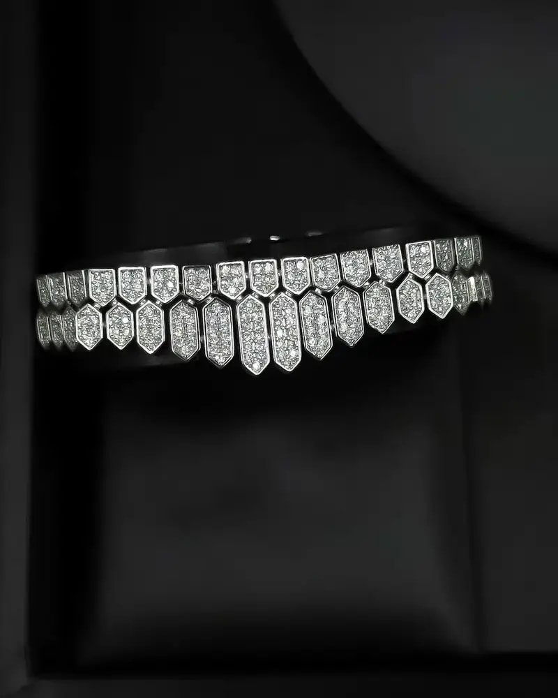 Elegant accessory set studded with rhinestones