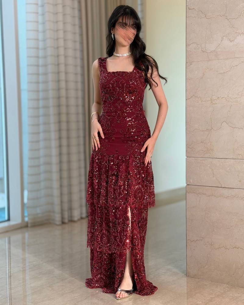 Burgundy evening dress with square neckline