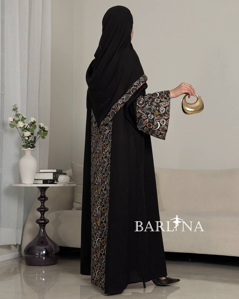 Elegant black abaya with a wide cut