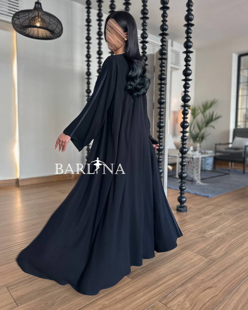 Classic black abaya with prominent lines