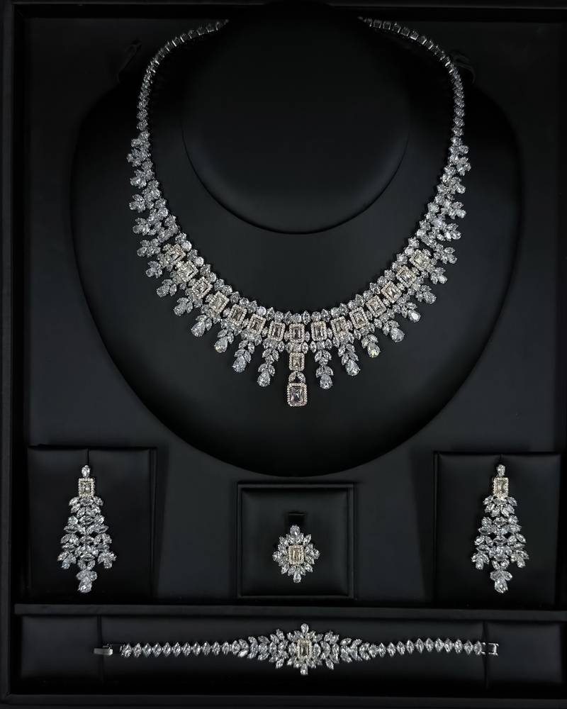 Elegant silver set with stylish dangling details