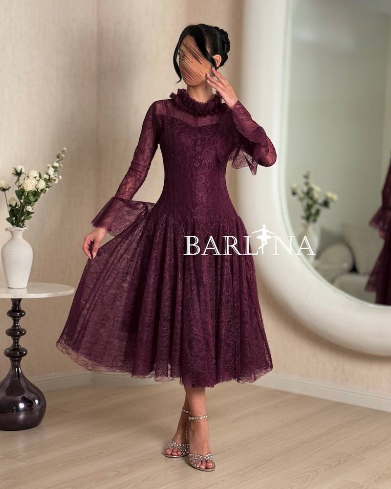 Elegant high-neck midi lace dress