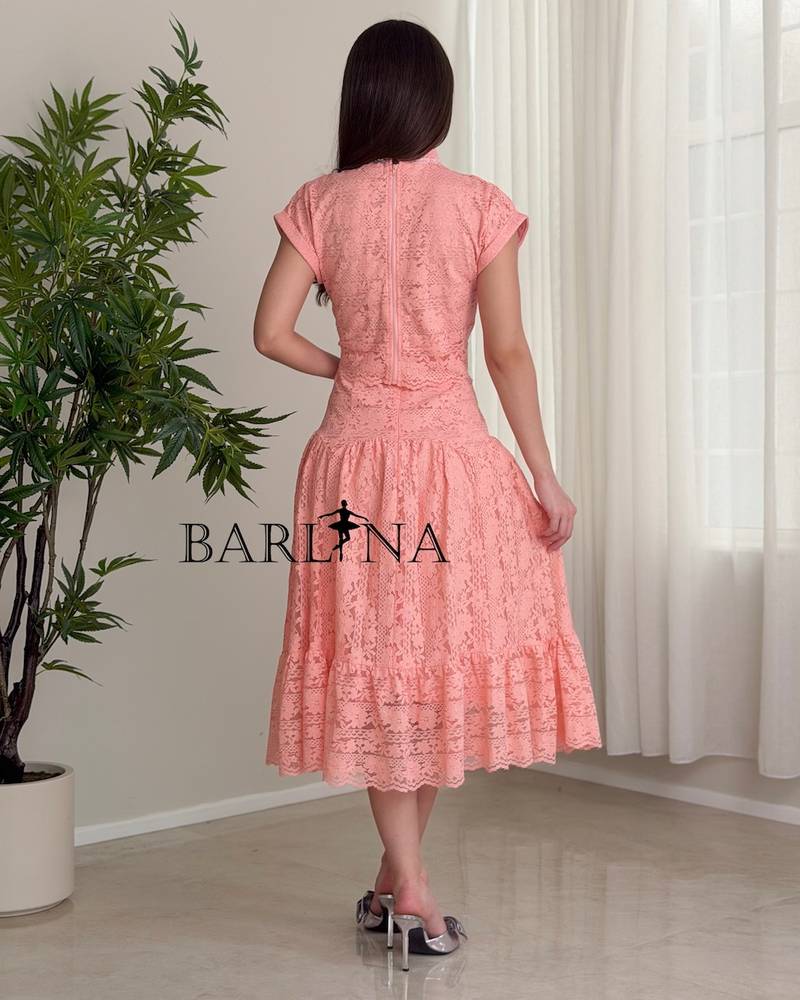 Soft lace set with delicate layers