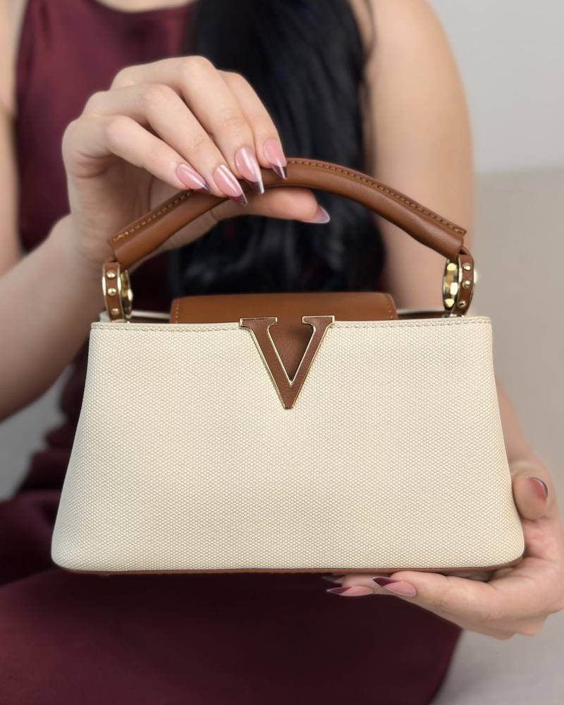 Stylish canvas bag with a leather handle