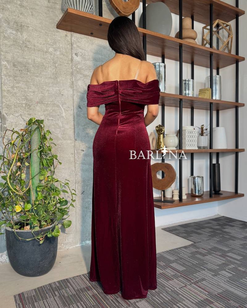 Burgundy velvet dress with a classic touch